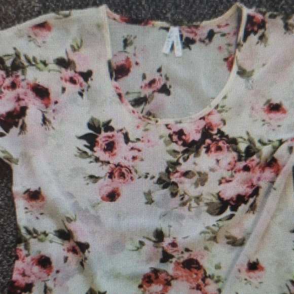 Live 4 Truth sheer floral blouse - Picture 6 of 6